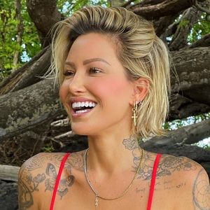 Meet your Posher, Tina louise